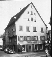Ansicht Südgiebel (1973) / Wohnhaus (Vorderhaus) in 88605 Meßkirch (Bildindex Foto Marburg: LAD Baden-Württemberg, Außenstelle Tübingen, Microfiche-Scan mi07296g01)