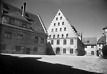 Innenhof Spital nach Norden (um 1950) / Ehem. Hl.-Geist-Spital, heute Museum in 88515 Biberach, Biberach an der Riß (Bildindex Foto Marburg: Foto: Schmidt-Glassner, Helga; Aufnahme-Nr. 1.562.167; Bilddatei fm1562167)