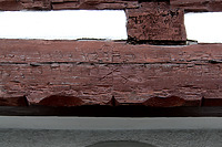 Unterzug mit ausgestemmtem Wappen (Hirtenstab mit gekreuztem, Binde-und Löseschlüssel) / Ehem. Mühle in 88697 Bermatingen (05.02.2013 - A. Kuch) Unterzug mit ausgestemmtem Wappen (Hirtenstab mit gekreuztem, Binde-und Löseschlüssel) / Ehem. Mühle in 88697 Bermatingen (05.02.2013 - A. Kuch)