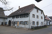 Westliche Traufseite und Südgiebel / Kellhof in 88697 Bermartingen, Bermatingen (11.03.2013 - A. Kuch) Westliche Traufseite und Südgiebel / Kellhof in 88697 Bermartingen, Bermatingen (11.03.2013 - A. Kuch)