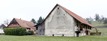 Ansicht Sachgesamtheit von Südwesten. Vordergrund: Stallscheuer von 1859 / Abgegangenes Wohngebäude/ Schildwirtschaft "Zum Hirschen" (Sachgesamtheit Rebenweg 22) in 88079 Kressbronn, Betznau (12.03.2013 - K. Uetz)