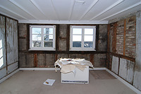 Wohnhaus, 1. OG, südwestlicher Eckraum, ehem. Stube mit Resten des bauzeitlichen Wandtäfers / "Heggbacher Hof" in 88677 Markdorf (29.02.2012 - A. Kuch)