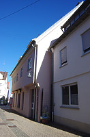 Wohn- und Geschäftshaus, Hauptstraße 71, Südwestansicht Holzgasse / Wohnhaus in 89584 Ehingen, Ehingen (Donau) (15.02.2019 - Christin Aghegian-Rampf)