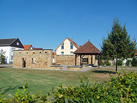 Ehem. Zehntscheuer in 68789 St. Leon-Rot (http://www.panoramio.com/photo/26222841, letzter Zugriff 11.11.2014) Ehem. Zehntscheuer in 68789 St. Leon-Rot (http://www.panoramio.com/photo/26222841, letzter Zugriff 11.11.2014)