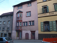 Wohn- und Geschäftshaus in 78628 Rottweil (24.03.2011 - http://rottweil.net/frame/Ansichten/Innenstadt/UntereHauptstrasse/Hauptstrasse_62/Maerz2011/Untere_Hauptstrasse_62_24.03.2011_12.jpg, letzter Zugriff am 6.11.2014)